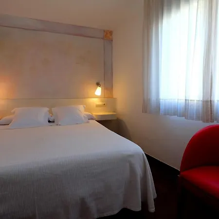Carmen Hotel 3*