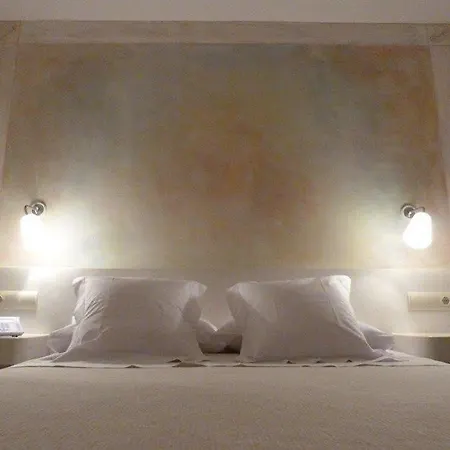 Carmen Hotel 3*
